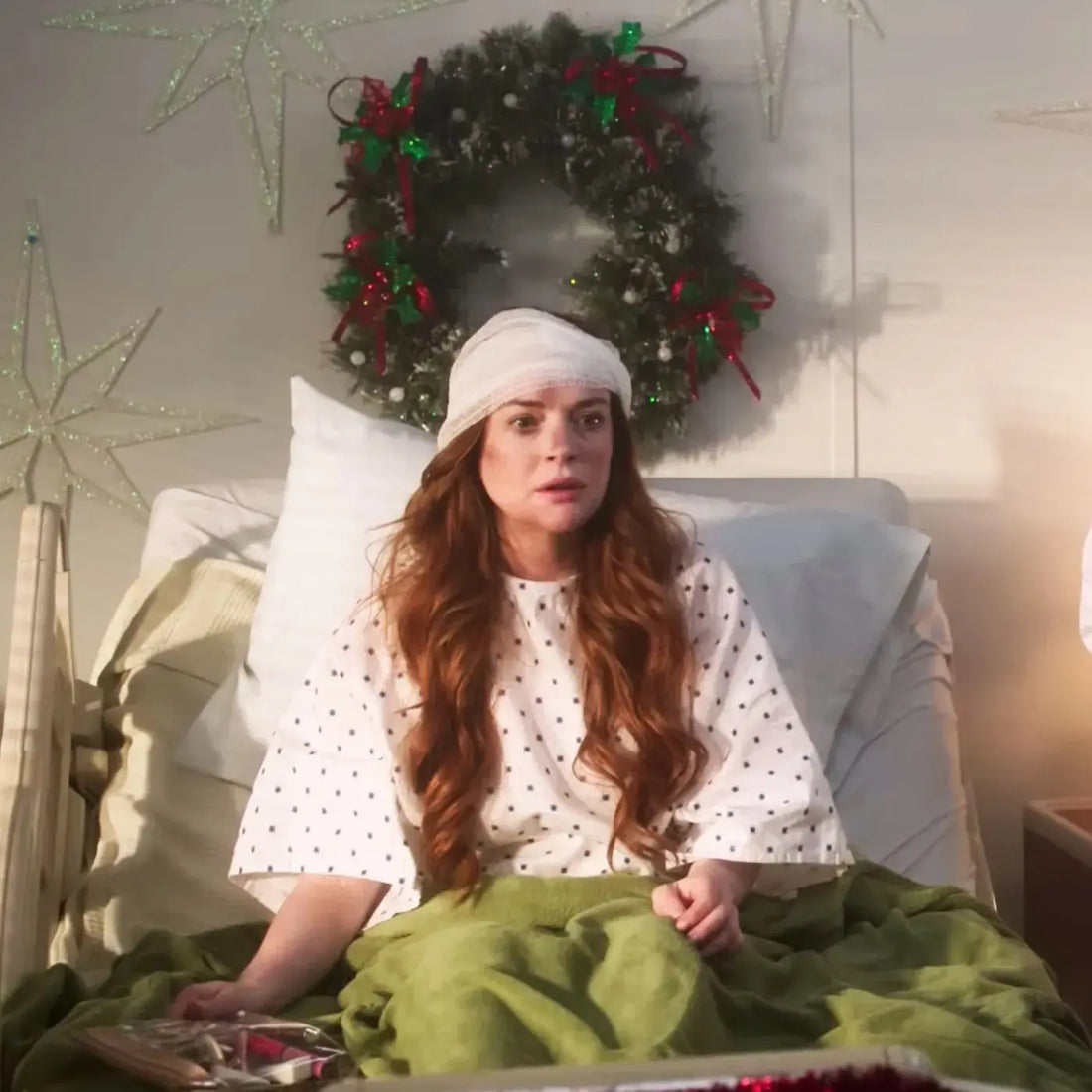 Lindsay Lohan's Christmas Movie is a TOTAL FAILURE (Falling for Christmas)